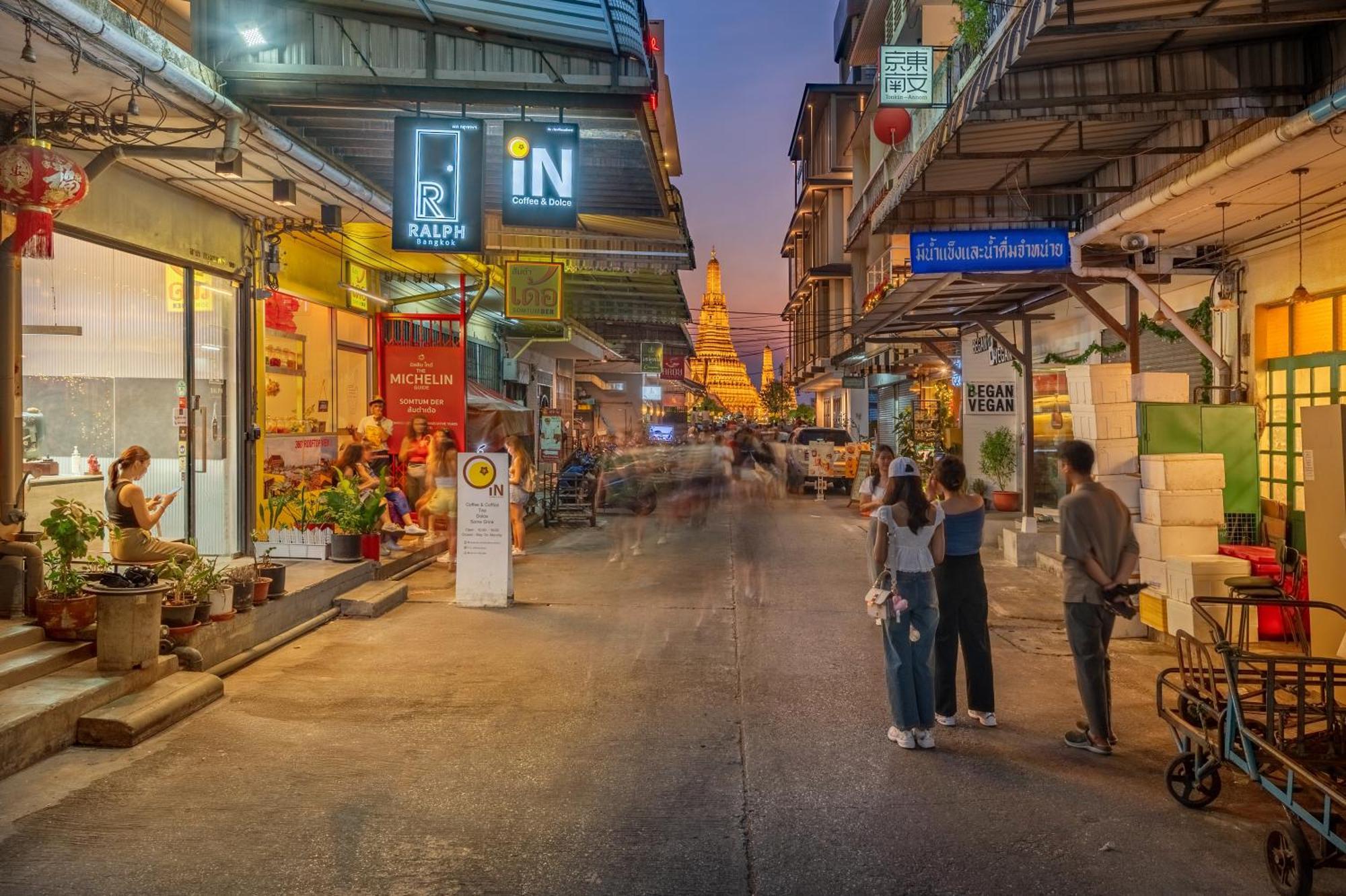 Ralph Bangkok Hostel Buitenkant foto