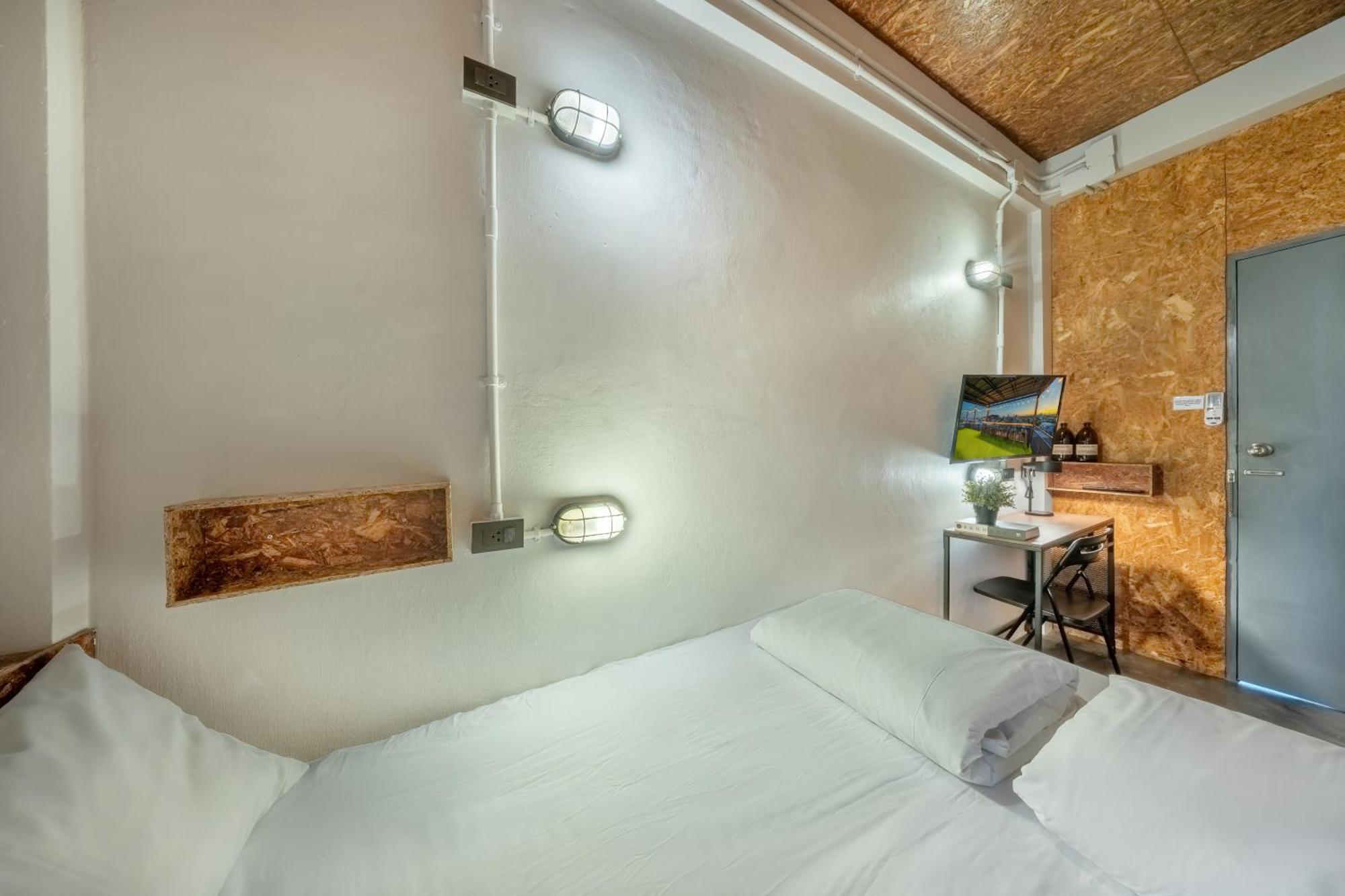 Ralph Bangkok Hostel Buitenkant foto